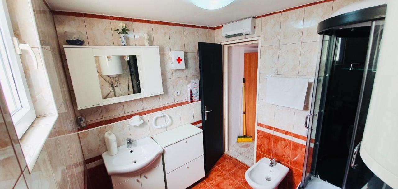Holiday House Carpe Diem Pula Apartment ภายนอก รูปภาพ